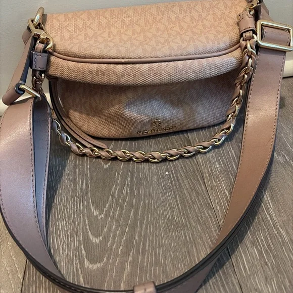 Michael Kors MK Monogram Blush Canvas Chain Flap Crossbody Bag - Picture 3 of 8
